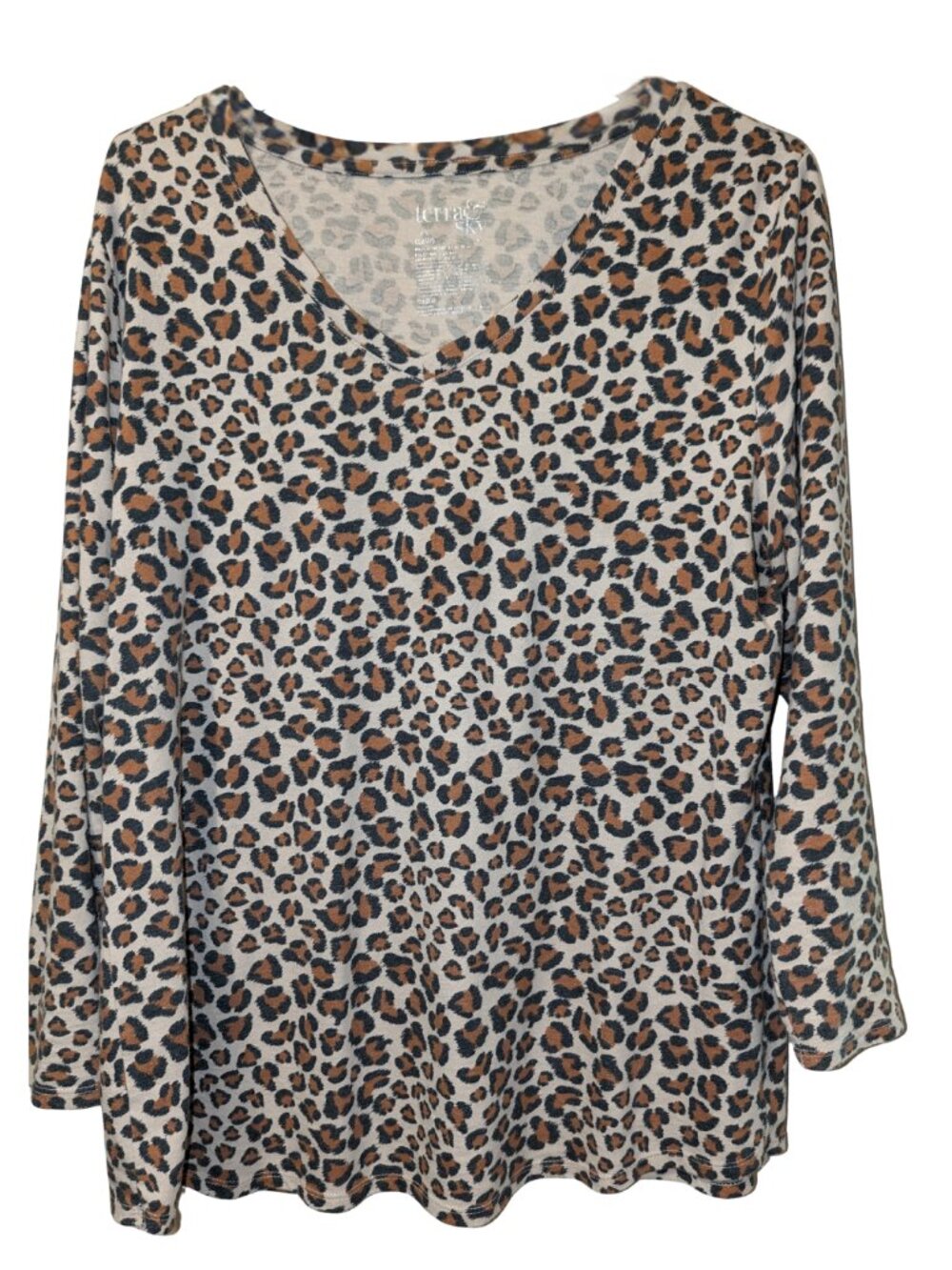 Final Price: Women's Terra & Sky Leopard Print Shirt Plus Size 0X/14W V-neck Top